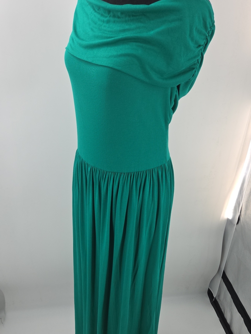 Off-Shoulder Emerald Green Maxi Dress NWT Size Large - Picture 16 of 16